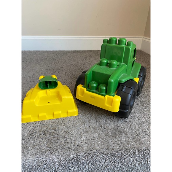 Mega Bloks x John Deere tractor building toy - Picture 4 of 11